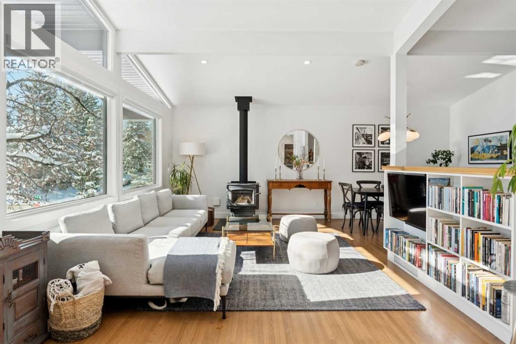 House for Sale in 2440 Cherokee Drive NW|Calgary, Alberta T2L0X7 5