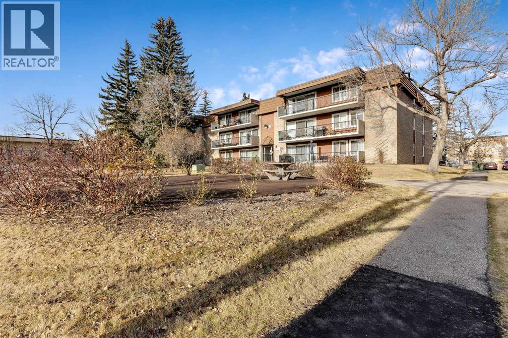 Apartment for Sale in 34B, 231 Heritage Drive SE|Calgary, Alberta T2H1N1 3