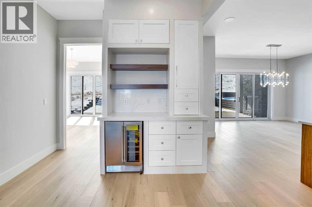 House for Sale in 435 Patterson Boulevard SW|Calgary, Alberta T3J1E8 5