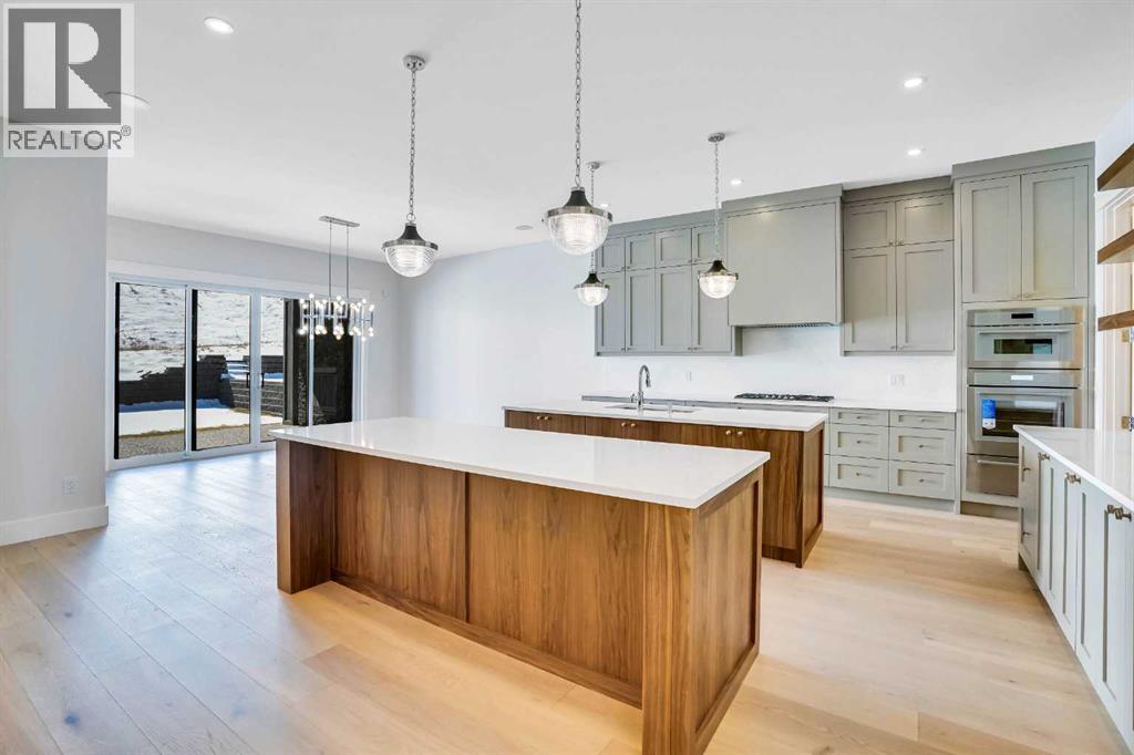 House for Sale in 435 Patterson Boulevard SW|Calgary, Alberta T3J1E8 4