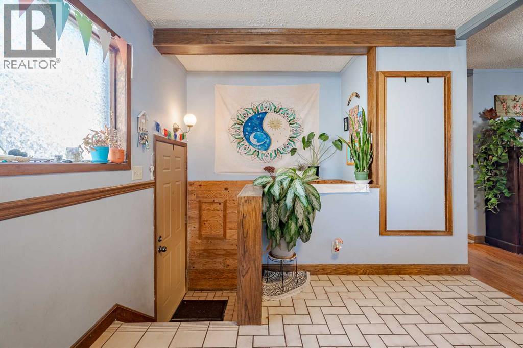 Duplex for Sale in 3124 14 Street NW|Calgary, Alberta T2K1H8 3