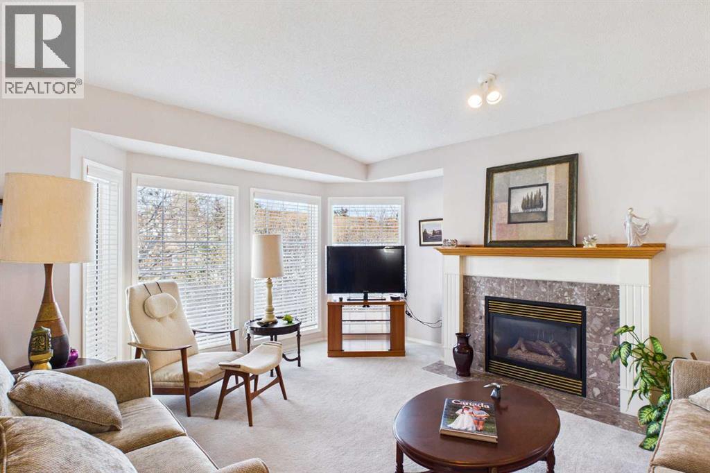 Duplex for Sale in 76 Christie Gardens SW|Calgary, Alberta T3H3B5 4