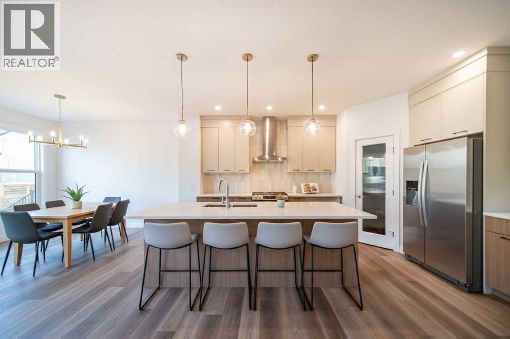 House for Sale in 73 Royston Grove NW|Calgary, Alberta T3L0M3 5