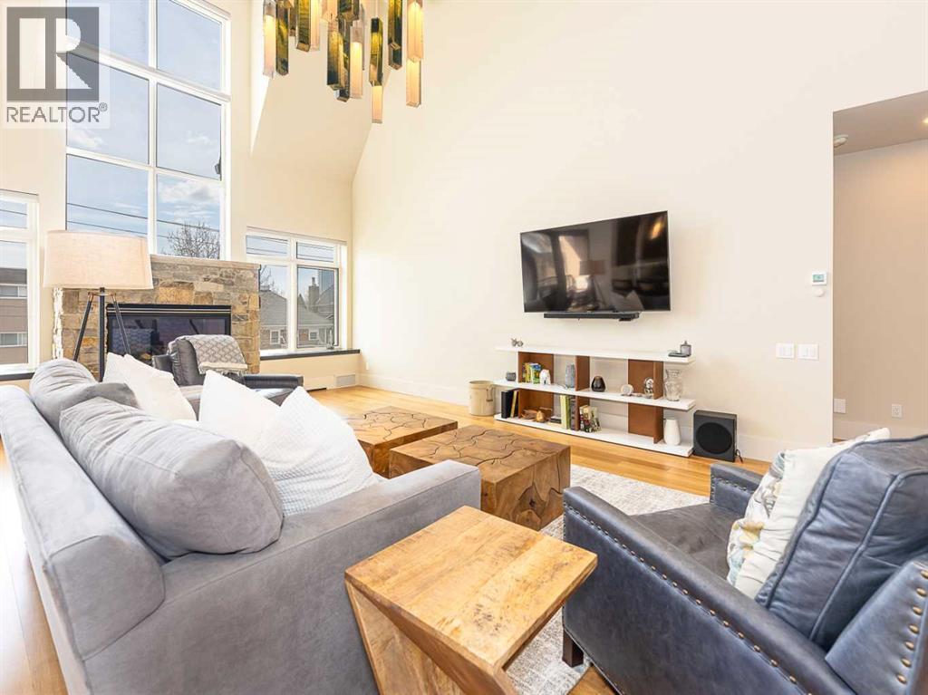 Apartment for Sale in 303, 1407 Kensington Close NW|Calgary, Alberta T2N3J9 5