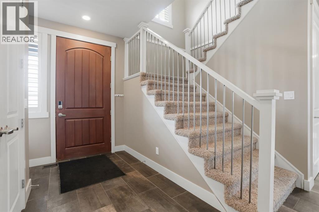 House for Sale in 595 Panamount Boulevard NW|Calgary, Alberta T3H0H5 4