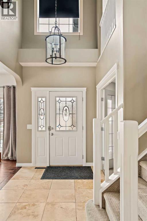 House for Sale in 1560 Strathcona Drive SW|Calgary, Alberta T3H4R8 3