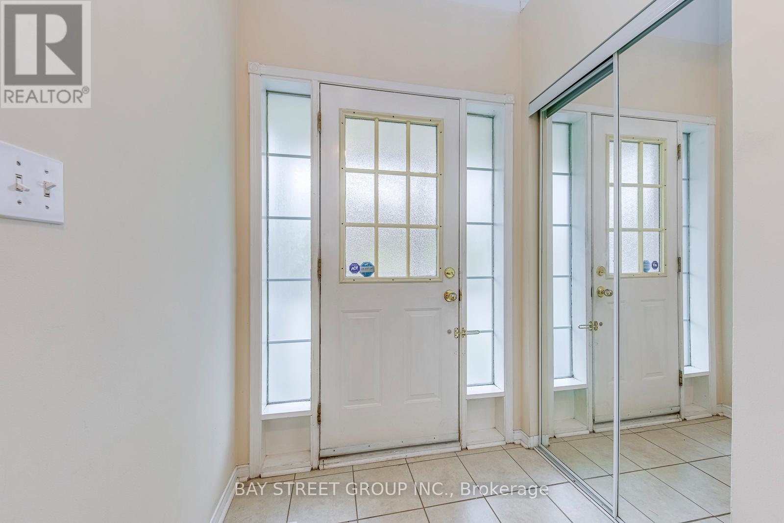 Row / Townhouse for Sale in 102 - 5260 MCFARREN BOULEVARD|Mississauga (Central Erin Mills), Ontario L5M7J3 3