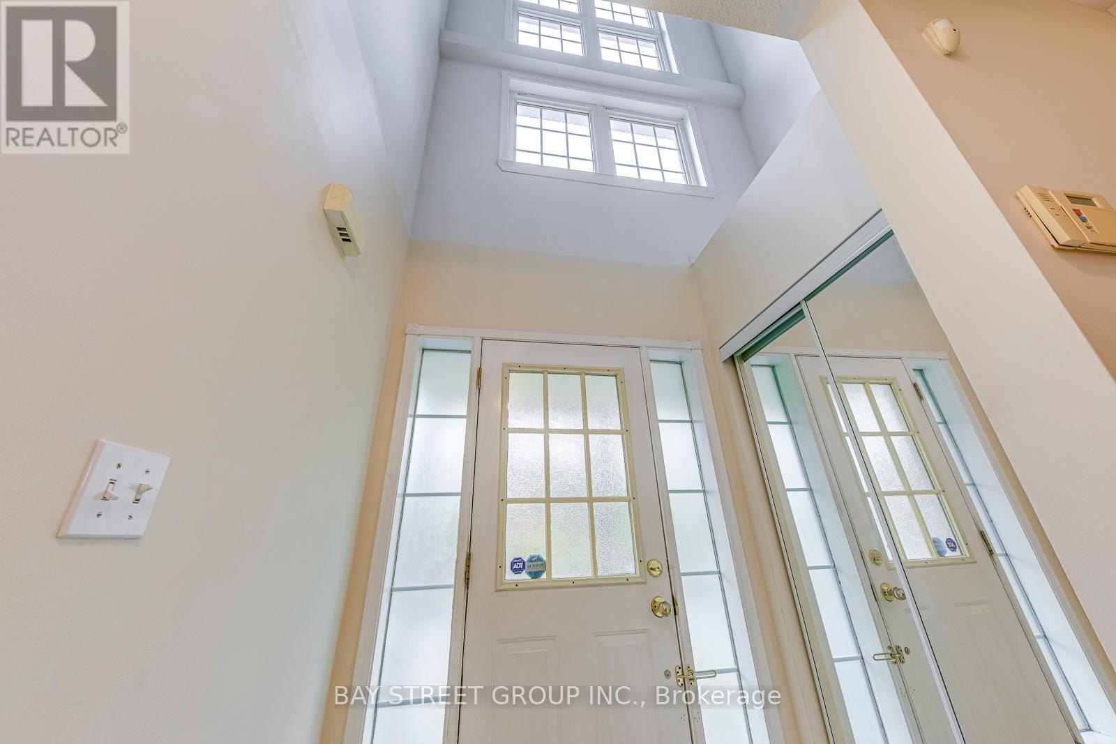 Row / Townhouse for Sale in 102 - 5260 MCFARREN BOULEVARD|Mississauga (Central Erin Mills), Ontario L5M7J3 4