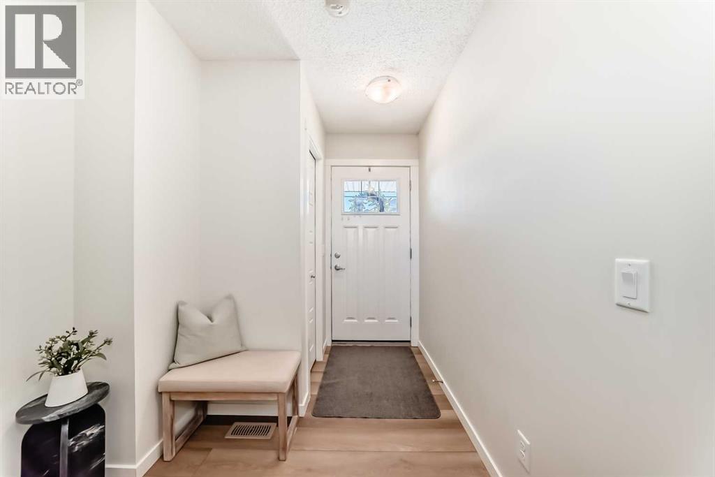 Row / Townhouse for Sale in 272 Cranbrook Square SE|Calgary, Alberta T3M3K8 5