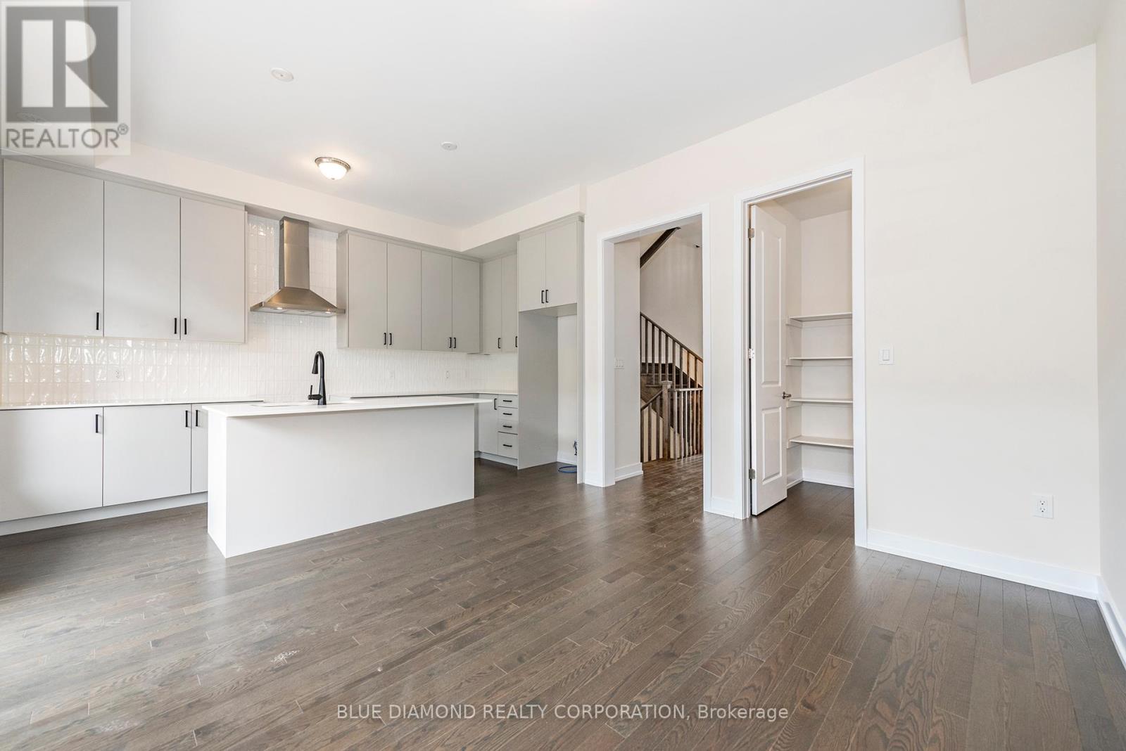 Row / Townhouse for Sale in 3072 PERKINS WAY|Oakville (JM Joshua Meadows), Ontario L6H7Z4 5