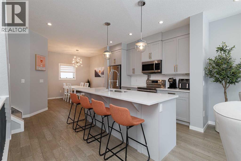 Row / Townhouse for Sale in 3304 2 Street NE|Calgary, Alberta T2E3H3 3