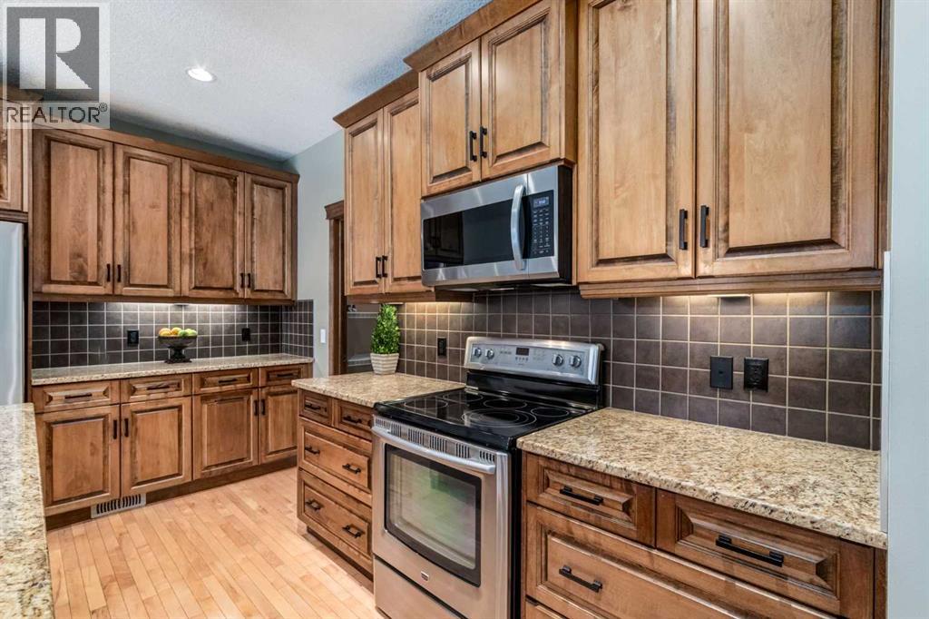 House for Sale in 477 Mahogany Court SE|Calgary, Alberta T3M0T7 5