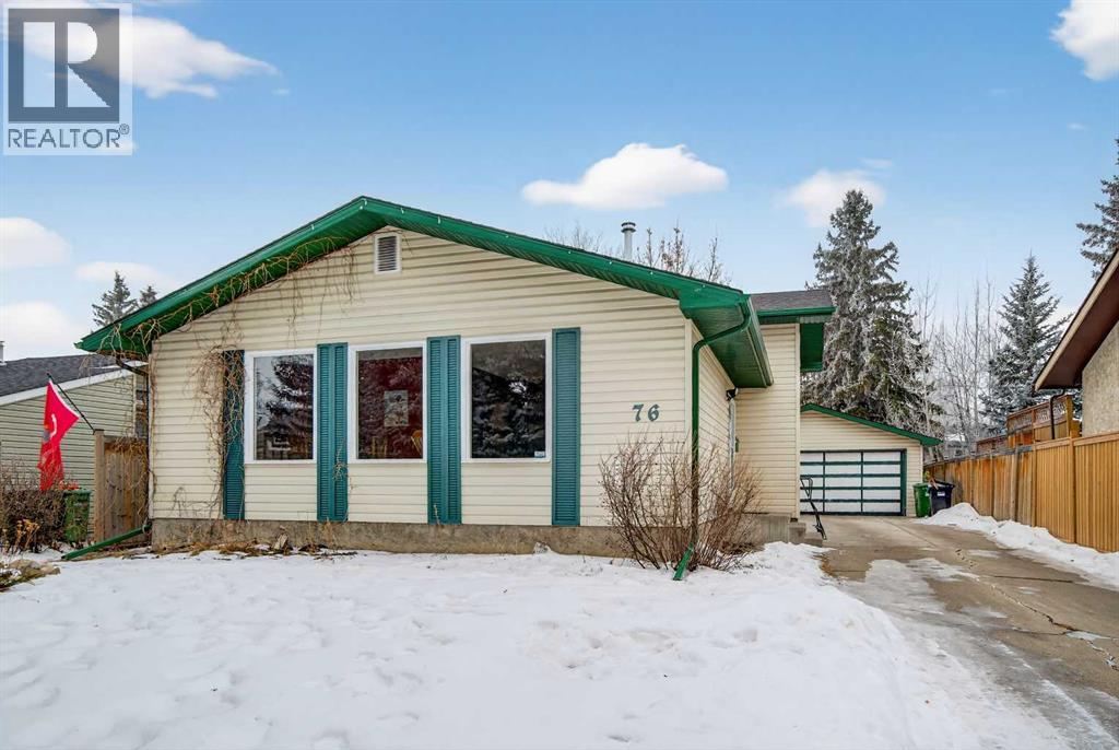 House for Sale in 76 Brookpark Place SW|Calgary, Alberta T2W2X3 2