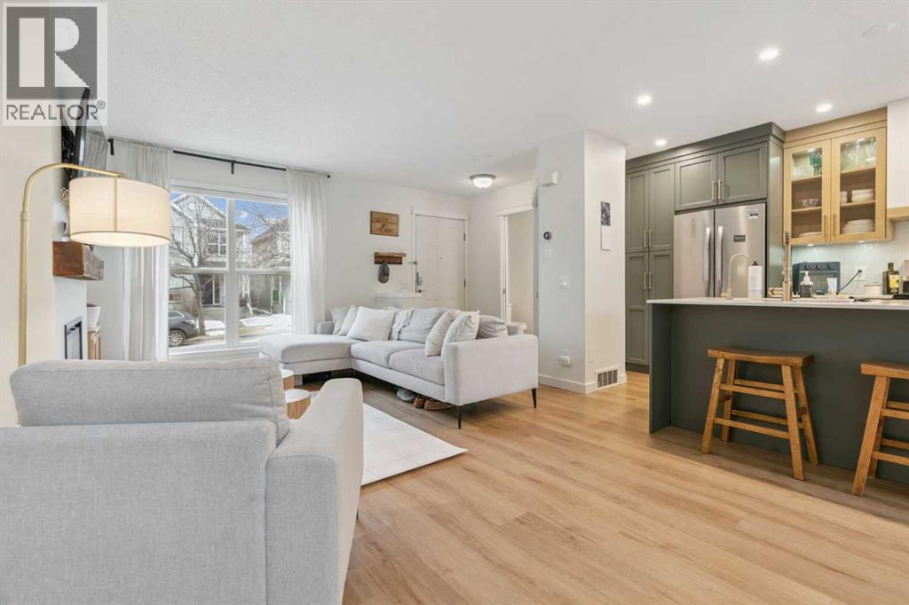 House for Sale in 46 Prestwick Rise SE|Calgary, Alberta T2Z4A6 2