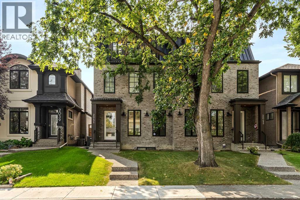 Duplex for Sale in 2041 47 Avenue SW|Calgary, Alberta T2T2S7