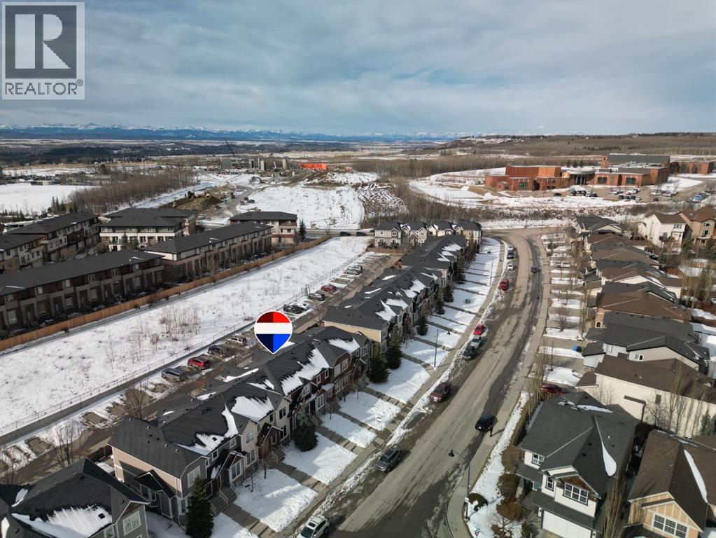 Row / Townhouse for Sale in 93 Aspen Hills Drive SW|Calgary, Alberta T3H0P8