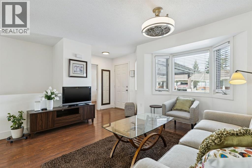 Row / Townhouse for Sale in 2667 Dovely Court SE|Calgary, Alberta T2B3G7 5