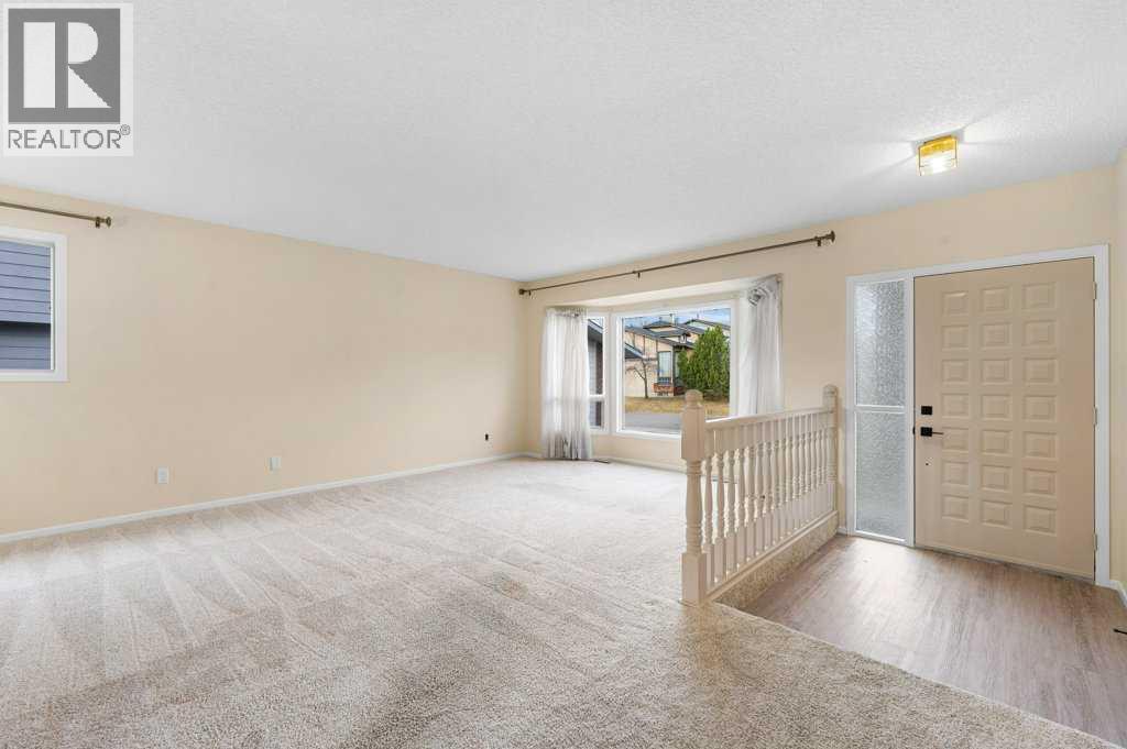 House for Sale in 31 Edforth Way NW|Calgary, Alberta T3A3V5 5