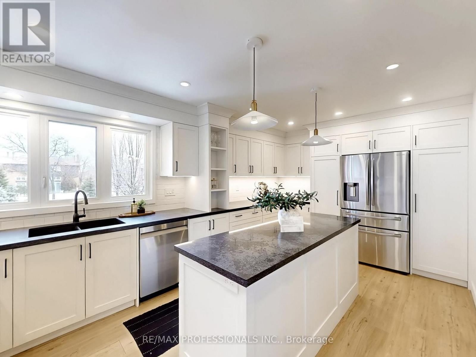 Row / Townhouse for Sale in 7 - 1755 RATHBURN ROAD E|Mississauga (Rathwood), Ontario L4W2M8