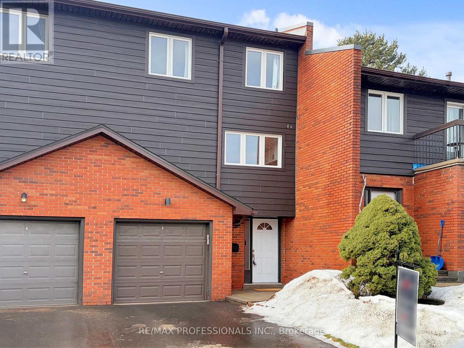 Row / Townhouse for Sale in 7 - 1755 RATHBURN ROAD E|Mississauga (Rathwood), Ontario L4W2M8 3