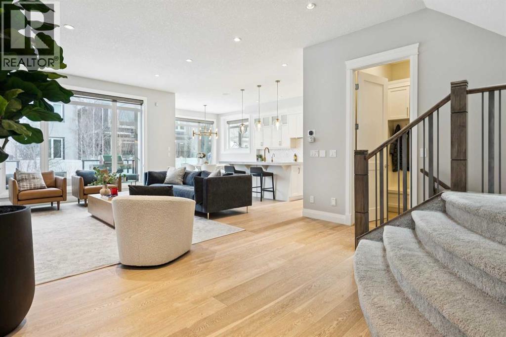 House for Sale in 1035 73 Street SW|Calgary, Alberta T3H0S2 5