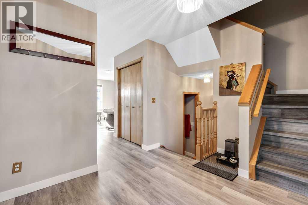 House for Sale in 166 Harvest Rose Circle NE|Calgary, Alberta T3K4M7 3