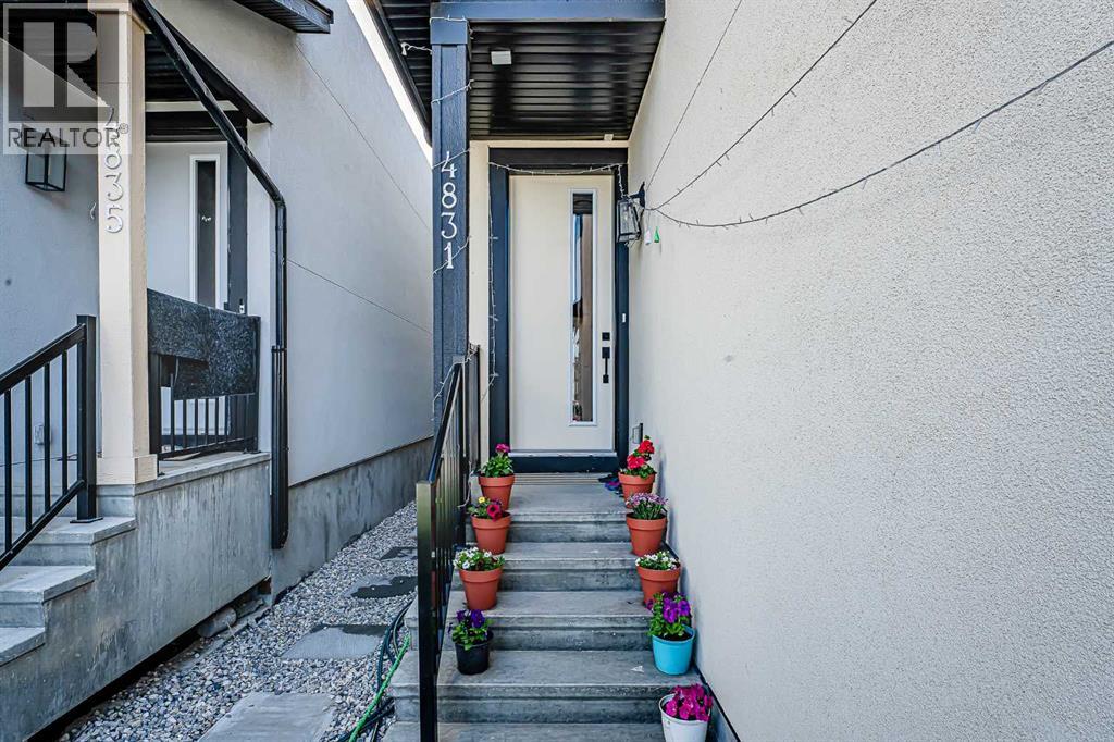 House for Sale in 4831 87 Avenue NE|Calgary, Alberta T3J2J5 2