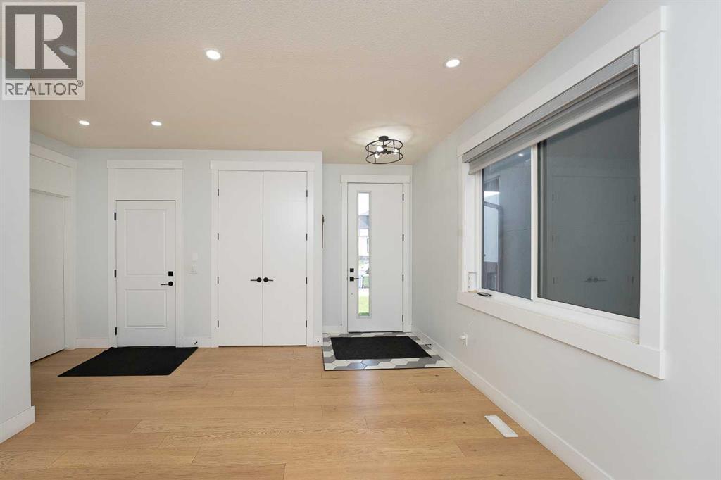 House for Sale in 4831 87 Avenue NE|Calgary, Alberta T3J2J5 3