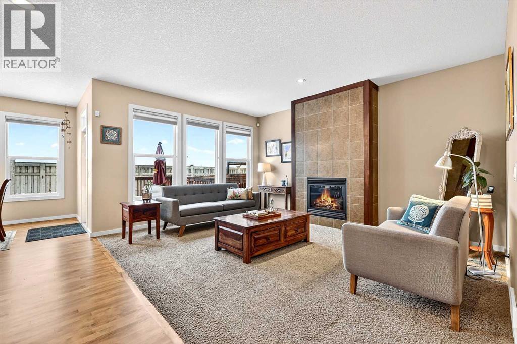 House for Sale in 401 Mahogany Court SE|Calgary, Alberta T3M0T6 3