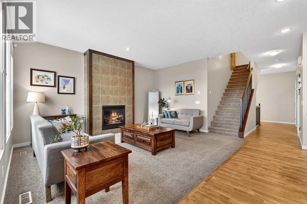 House for Sale in 401 Mahogany Court SE|Calgary, Alberta T3M0T6 4