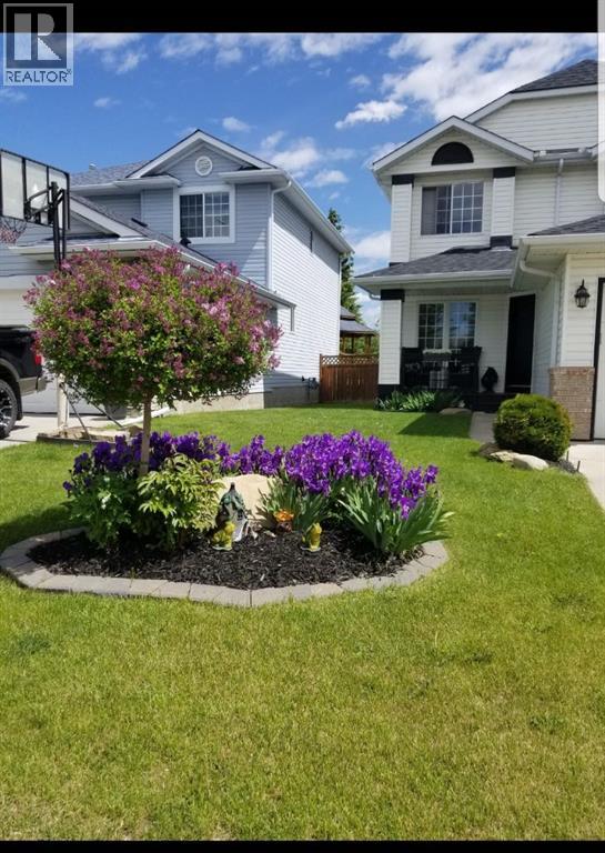 House for Sale in 42 Douglas Glen Green SE|Calgary, Alberta T2Z2N1 2