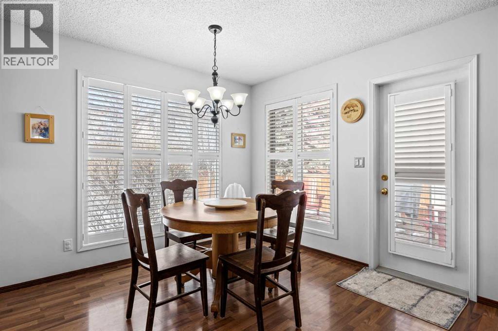 House for Sale in 292 Douglas Ridge Close SE|Calgary, Alberta T2Z2M4 5