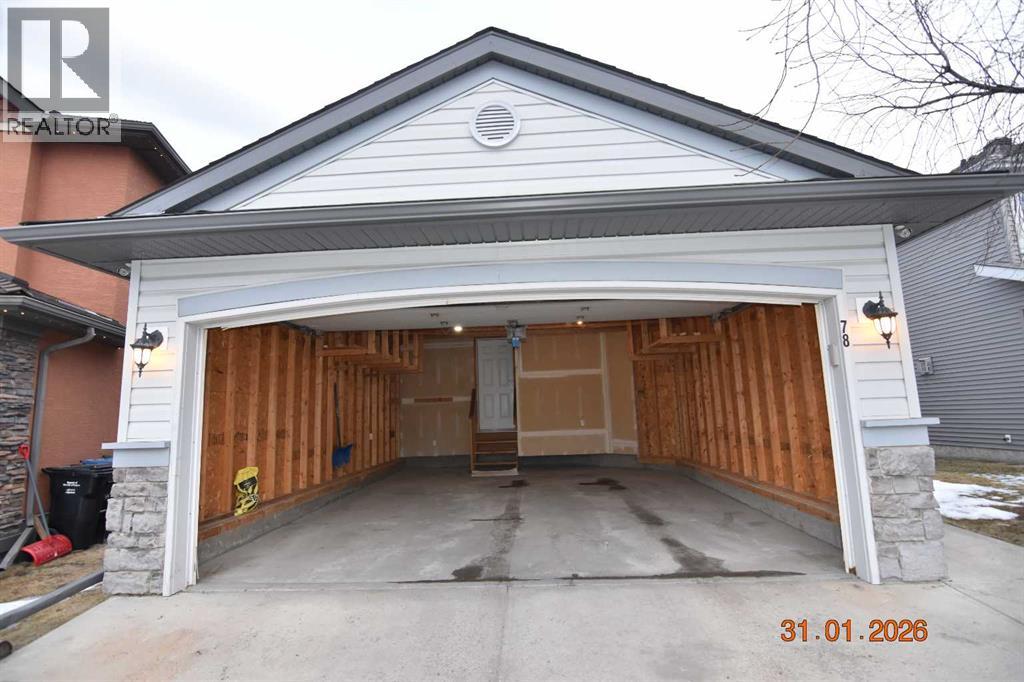 House for Sale in 78 Somerglen Way SW|Calgary, Alberta T2Y4B1 5