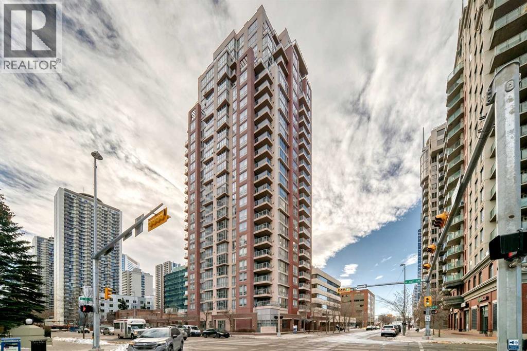 Apartment for Sale in 202, 650 10 Street SW|Calgary, Alberta T3L0E2