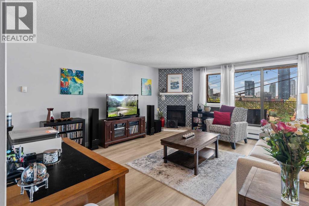 Apartment for Sale in 102, 333 2 Avenue NE|Calgary, Alberta T2E0E5