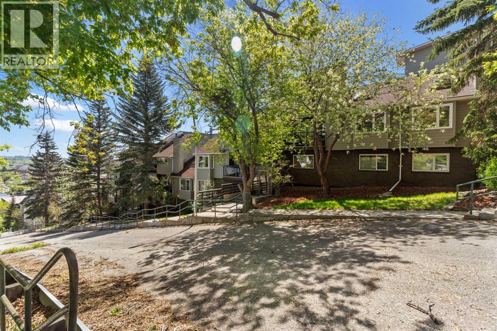 Apartment for Sale in 102, 333 2 Avenue NE|Calgary, Alberta T2E0E5 2