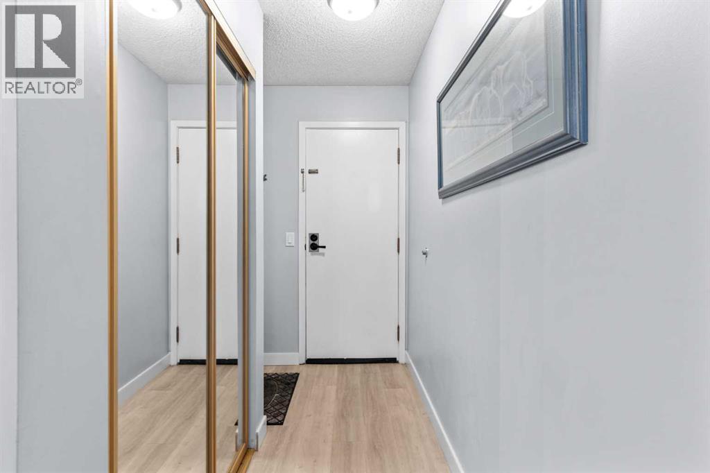 Apartment for Sale in 102, 333 2 Avenue NE|Calgary, Alberta T2E0E5 5