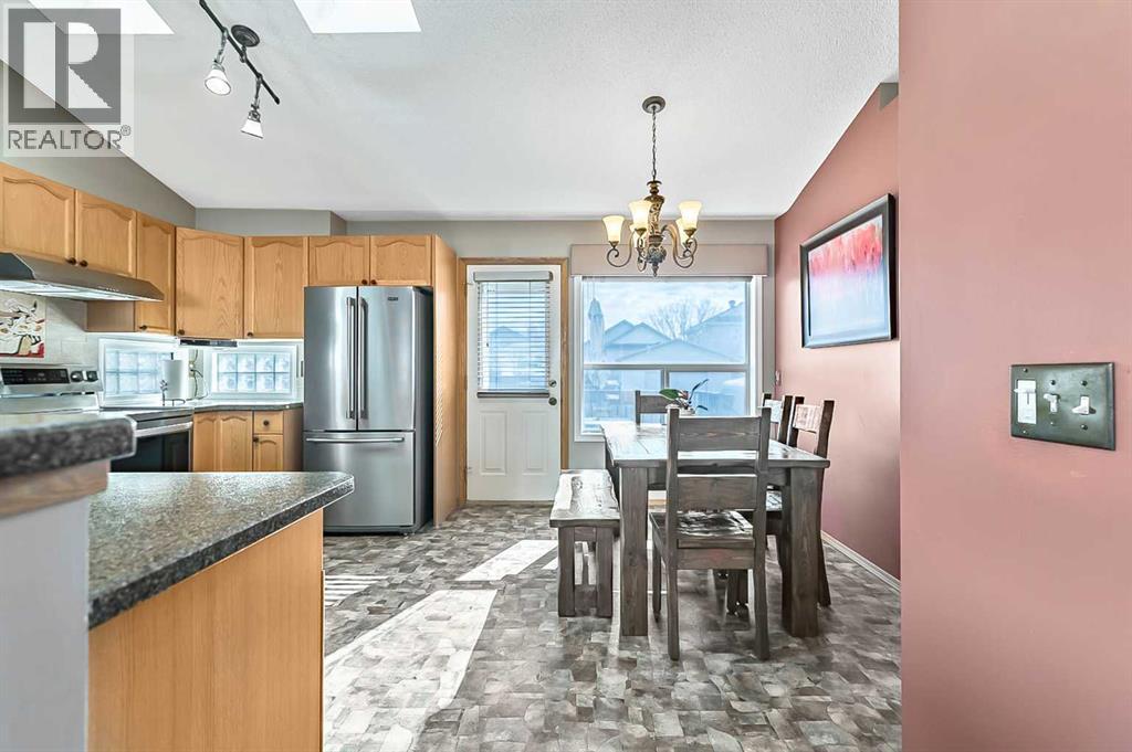 House for Sale in 196 Erin Meadow Way SE|Calgary, Alberta T2B3P6 5