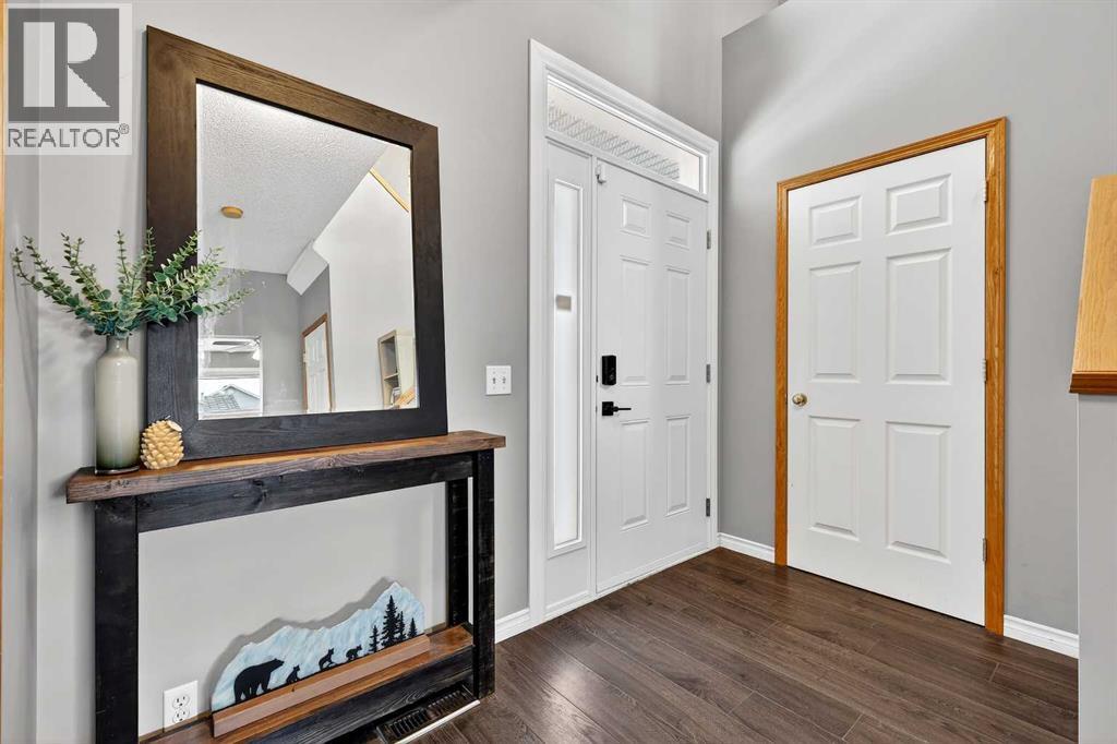 House for Sale in 1153 Prestwick Circle SE|Calgary, Alberta T2Z3L3 3