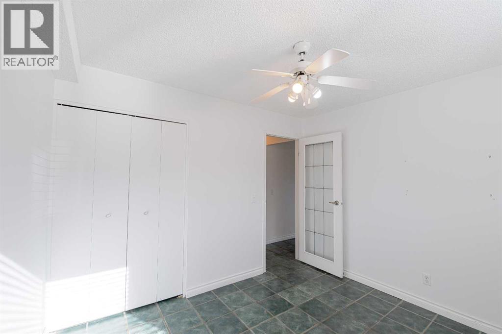 Apartment for Sale in 4, 104 Sabrina Way SW|Calgary, Alberta T2W2N6 4