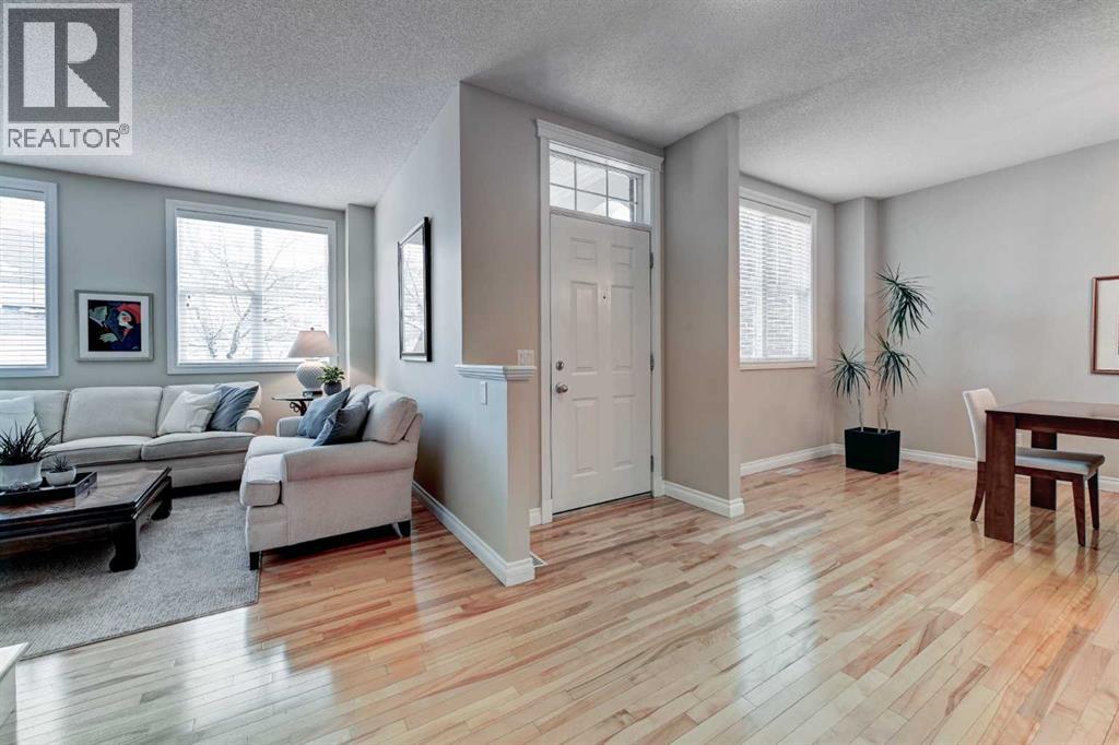 Row / Townhouse for Sale in 11, 10 St Julien Drive SW|Calgary, Alberta T2T6E2 4