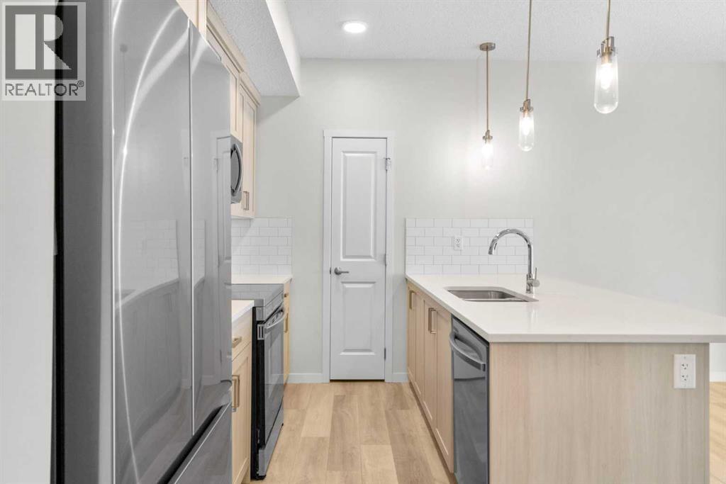 Apartment for Sale in 2411, 33 Carringham Gate NW|Calgary, Alberta T3P2H6 4