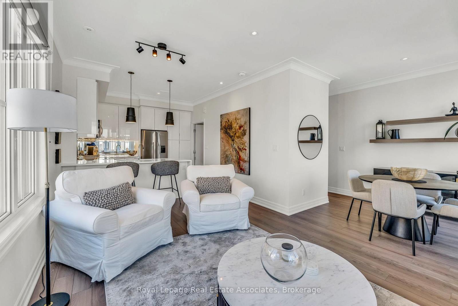 Row / Townhouse for Sale in 203 - 652 CRICKLEWOOD DRIVE|Mississauga (Mineola), Ontario L5G0A5 5