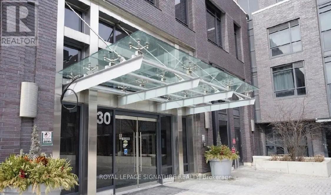 Row / Townhouse for Sale in 104 - 30 GIBBS ROAD|Toronto (Islington-City Centre West), Ontario M9B0E4