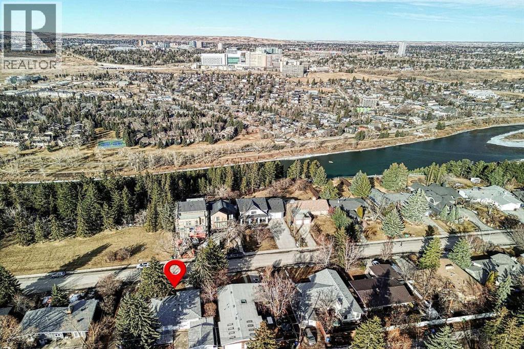 House for Sale in 75 Wildwood Drive SW|Calgary, Alberta T3C3C6 2