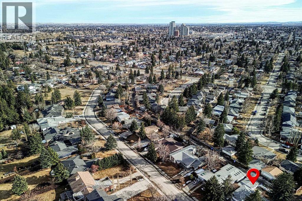 House for Sale in 75 Wildwood Drive SW|Calgary, Alberta T3C3C6 3