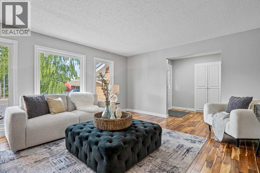 House for Sale in 308 Parkridge Green SE|Calgary, Alberta T2J5G2 5