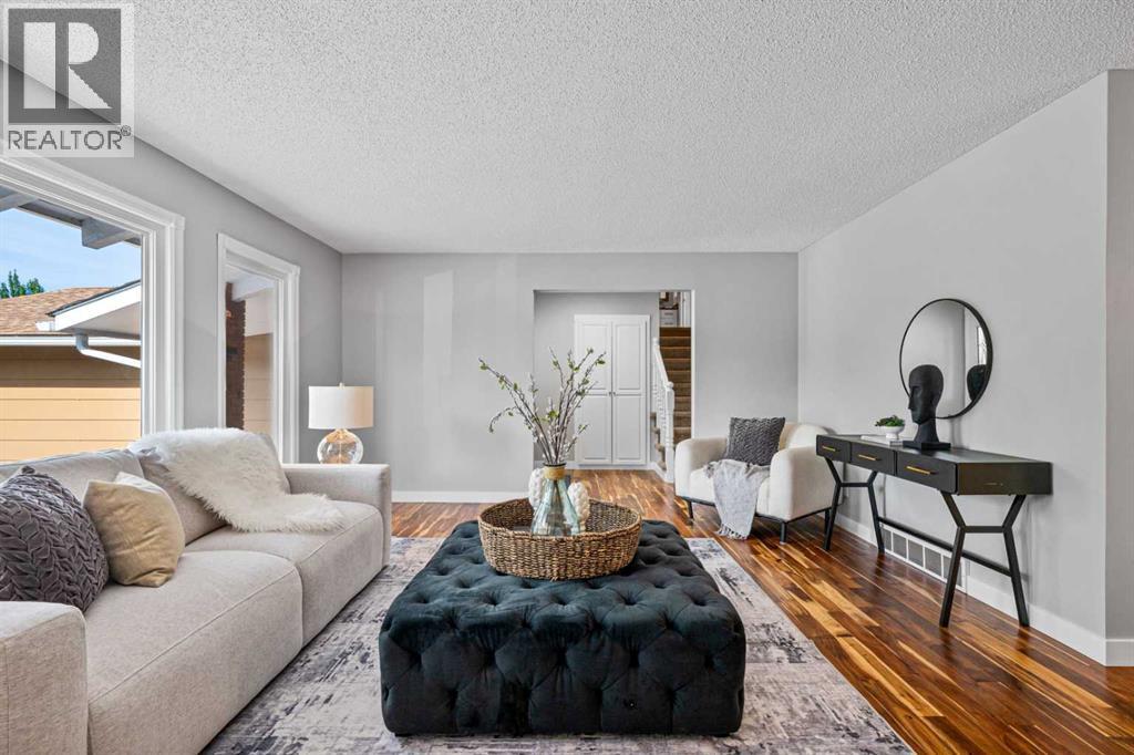 House for Sale in 308 Parkridge Green SE|Calgary, Alberta T2J5G2 4