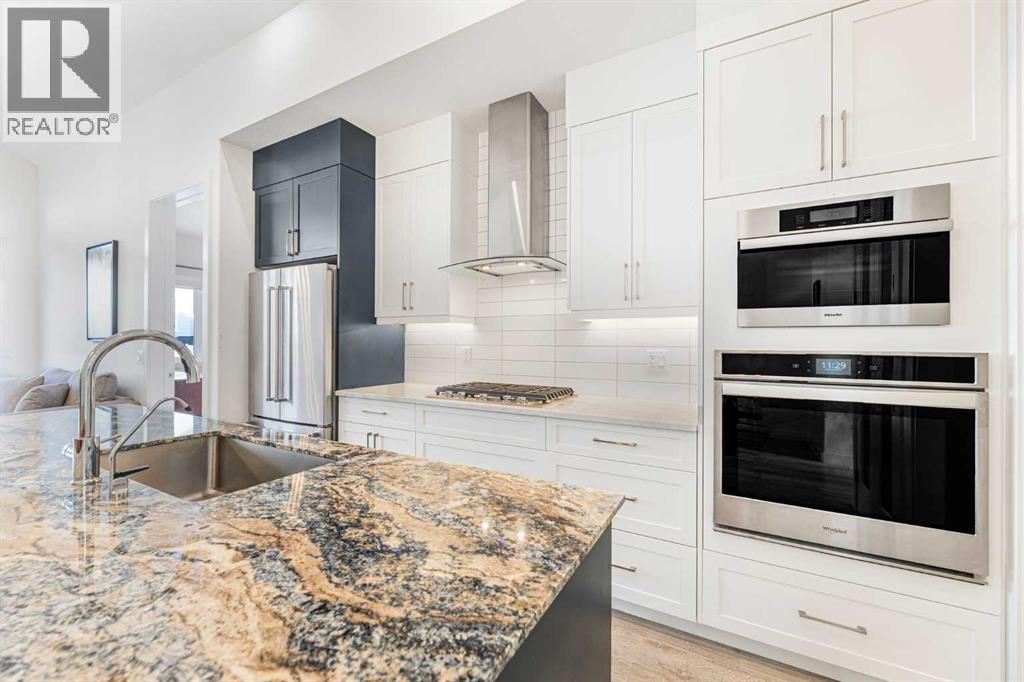 Row / Townhouse for Sale in 12572 Crestmont Boulevard SW|Calgary, Alberta T3B6J5 4