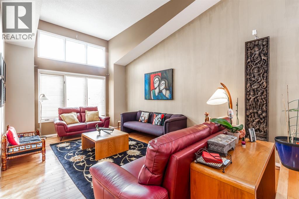 House for Sale in 63 Edgeridge Court NW|Calgary, Alberta T3A6K5 5